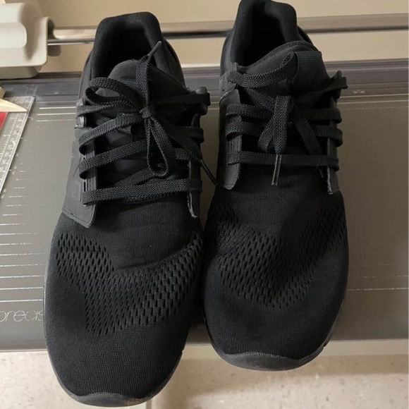 Used New Balance 247 size 11 - Picture 1 of 4